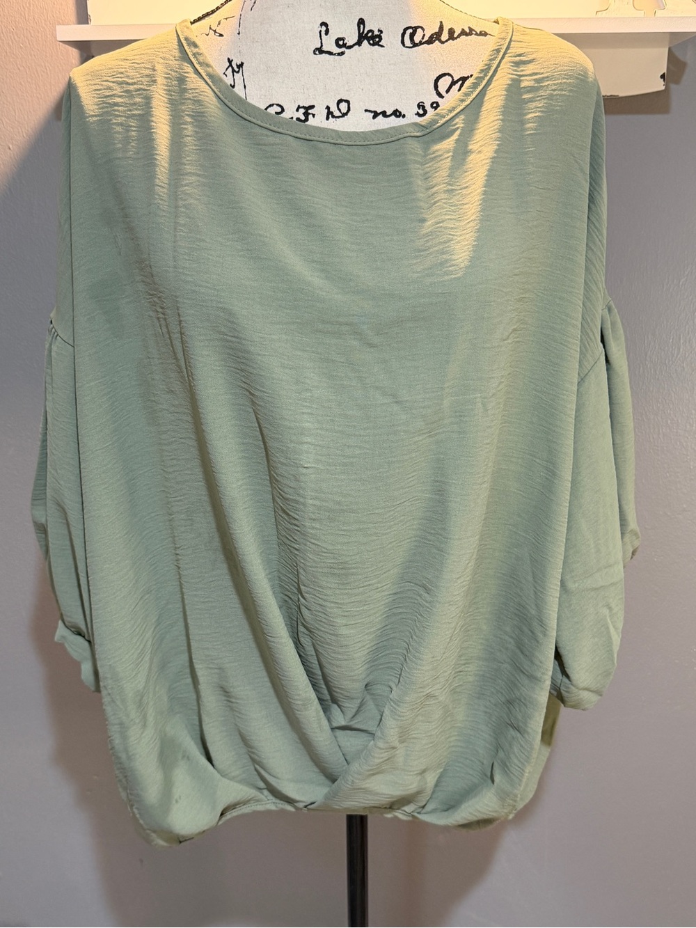 EASEL LIGHT SAGE DRAPED DOLMAN TUNIC TOP SZ L